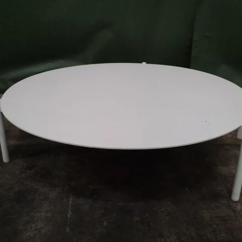 WHITE COFFEE TABLE 