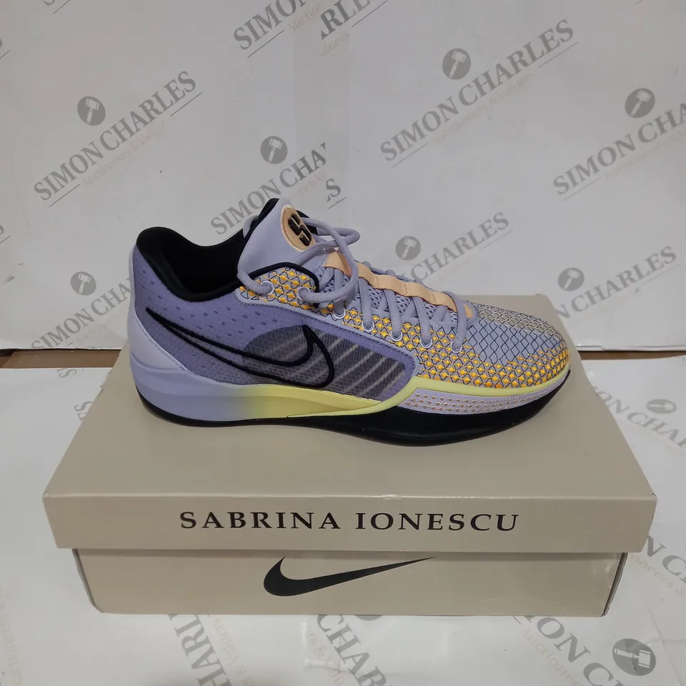 BOXED PAIR OF NIKE SABRINA 1 BASKETBALL TRAINERS - OXYGEN PURPLE/BLACK, SIZE 7.5 