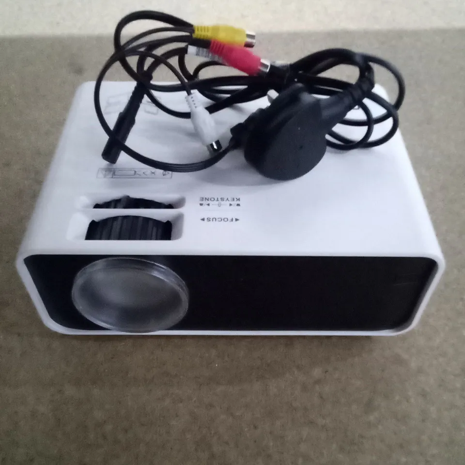 BOXED GOODIE VIDEO PROJECTOR 