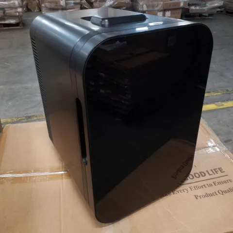 BOXED 220-240V 45W/55W MINI CAR REFRIGERATOR