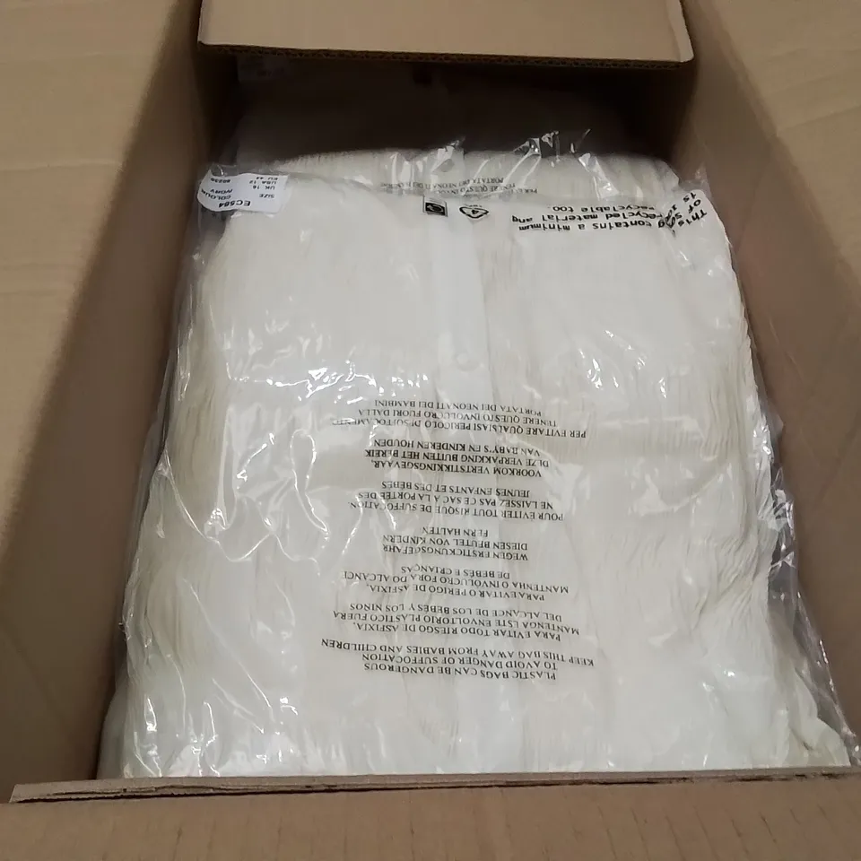 BOXED BRAND NEW APPROXIMATELY 21 JD WILLIAMS IVORY TEXTURE SHIRT SIZE 16