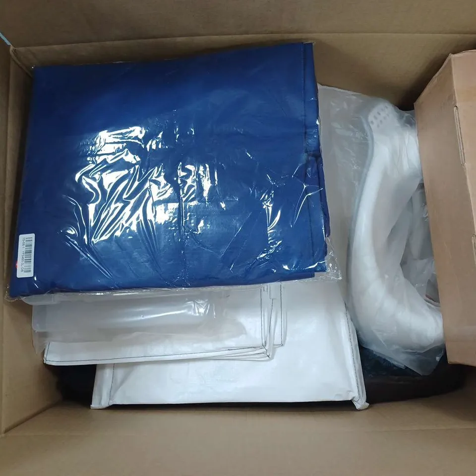 APPROXIMATELY 10 ASSORTED HOUSEHOLD ITEMS TO INCLUDE THERMAL FLASK, BATH MAT SET, UNBRANDED BACKPACK IN BLACK, ETC
