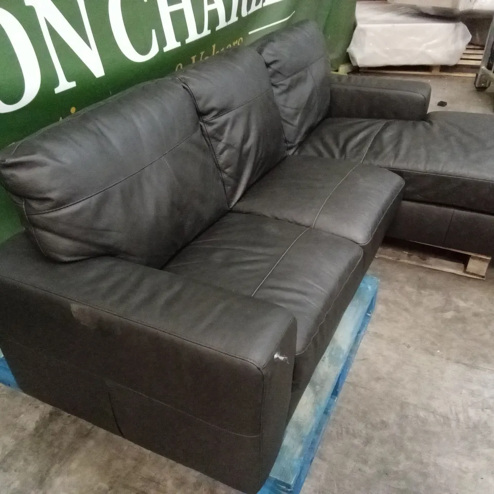 HAMPSHIRE ITALIAN LEATHER RIGHT HAND 3 SEATER CHAISE RRP £1699