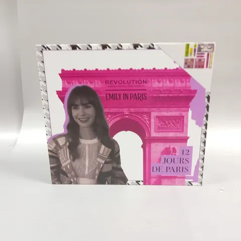 BOXED REVOLUTION EMILY IN PARIS 12 JOURS DE PARIS