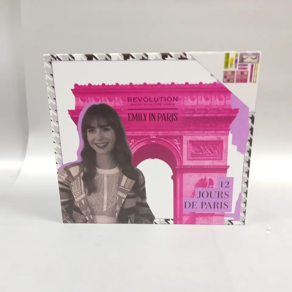 BOXED REVOLUTION EMILY IN PARIS 12 JOURS DE PARIS 