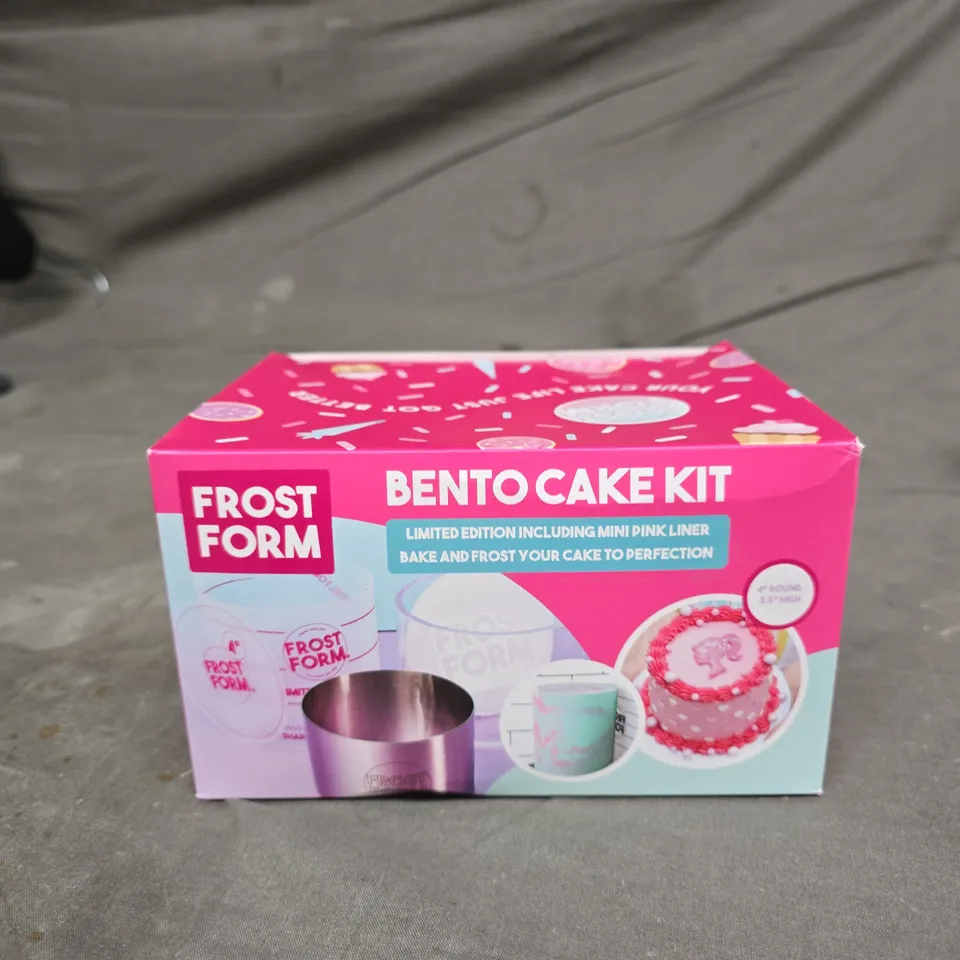 FROST FORM BENTO CAKE KIT – PINK LINER, BOXED