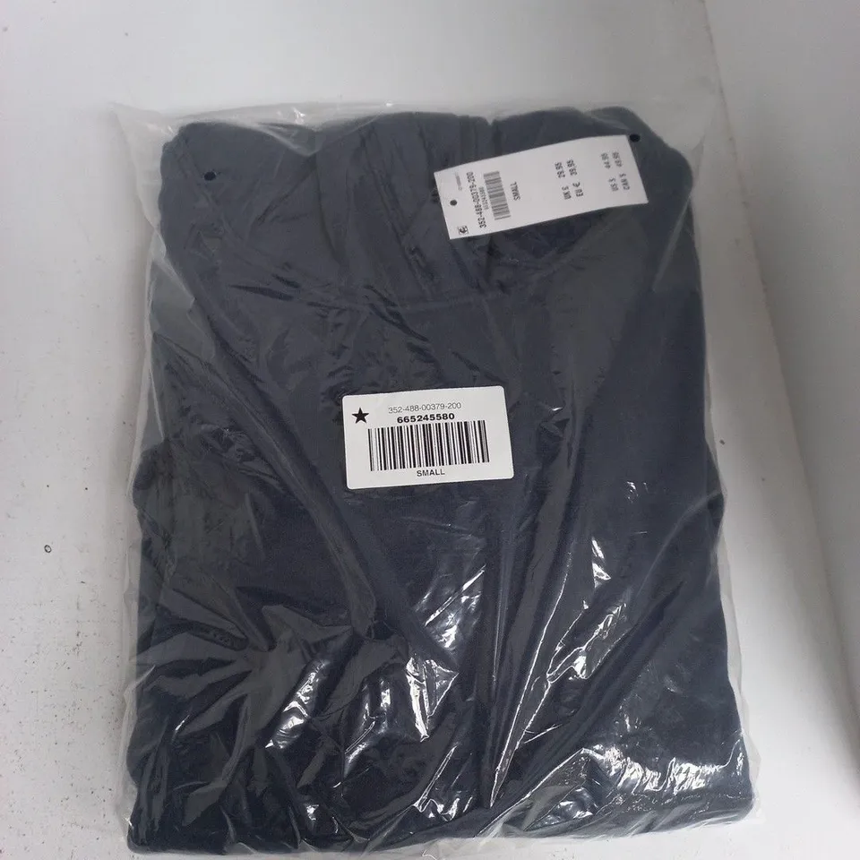 BAGGED HOLLISTER FEEL GOOD SLIM HOODIE IN NAVY - SMALL