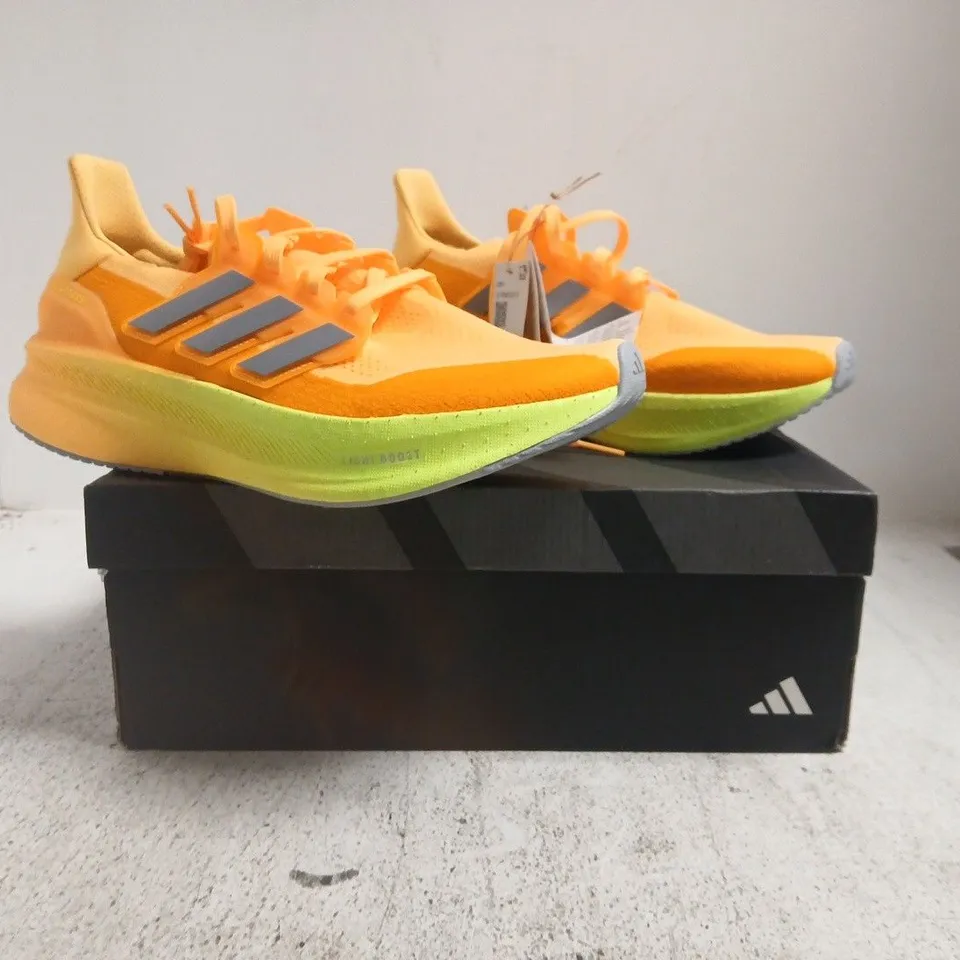 BOXED PAIR OF ADIDAS ULTRABOOST 5 TRAINERS IN ORANGE/MULTI SIZE UK 9