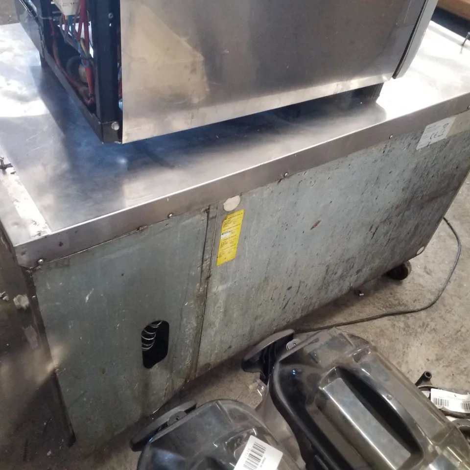 POLAR GN2100TN 2 DOOR REFRIGERATED COUNTER