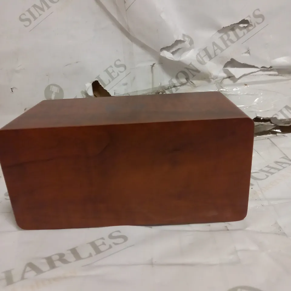 BLUETOOTH QI CHARGING ALARM CLOCK