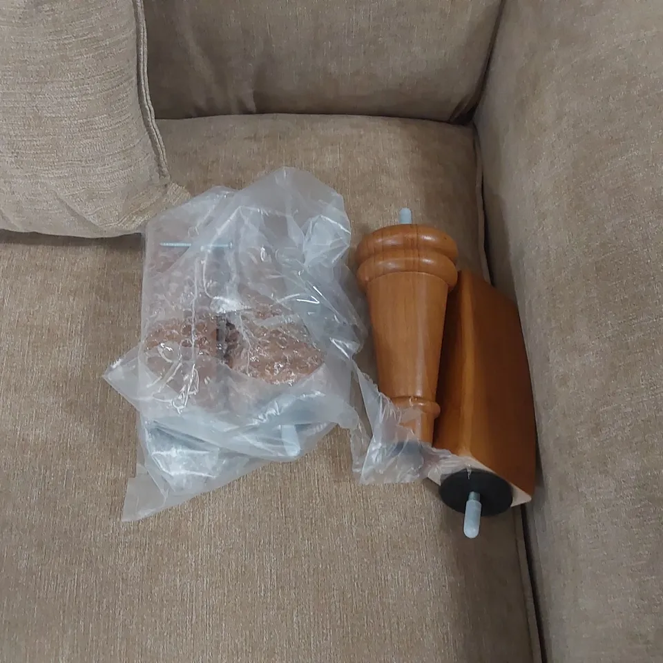 QUALITY DESIGNER WILLIAM 3 SEATER FABRIC UPHOLSTERED CUDDLER SOFA