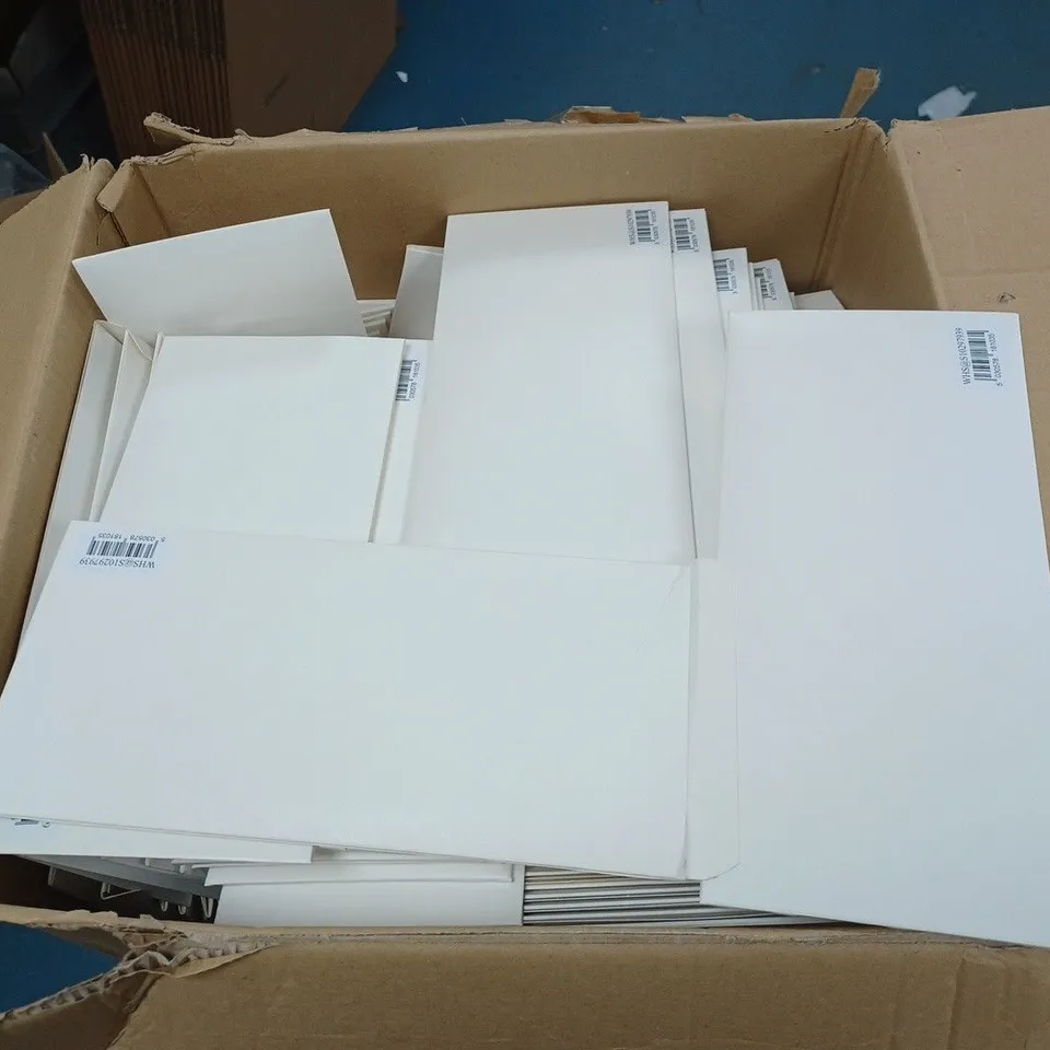 LOT OF APPROXIMATELY 200 INVISIBLE SHIELD SCREEN PROTECTORS FOR IPHONE SE 2ND GEN 8/7/6S/6