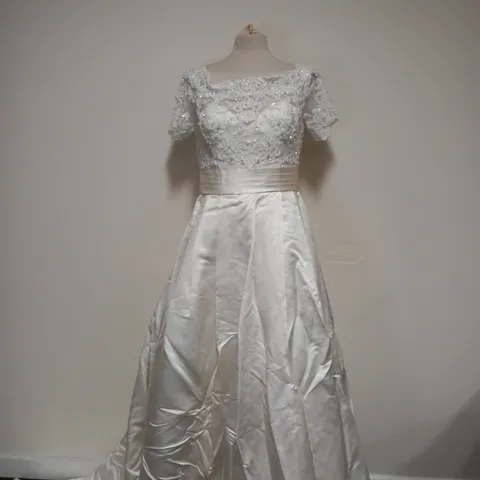 BERKETEX BRIDE KATERINA SCOLA MADALINE WHITE & SILVER WEDDING DRESS - SIZE 14