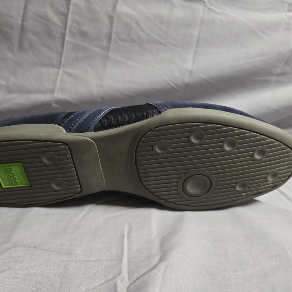 UNBOXED PAIR OF HUGO BOSS TRAINERS - UK SIZE UNSPECIFIED