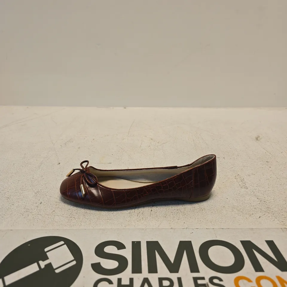 MONSOON WOMEN'S CROC-EFFECT BURGANDY BALLET FLATS, UK 4