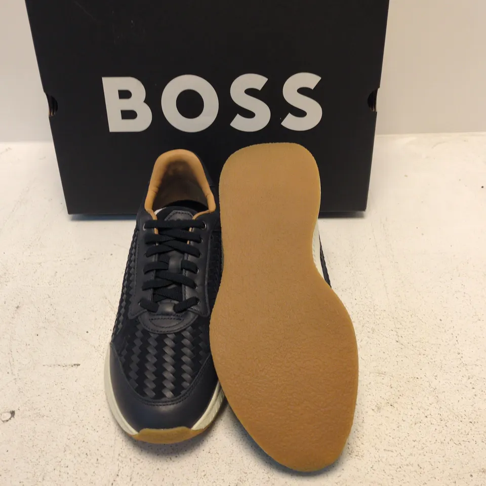 HUGO BOSS SNEAKERS – BLACK WOVEN UPPER, GUM SOLE (EU 40)