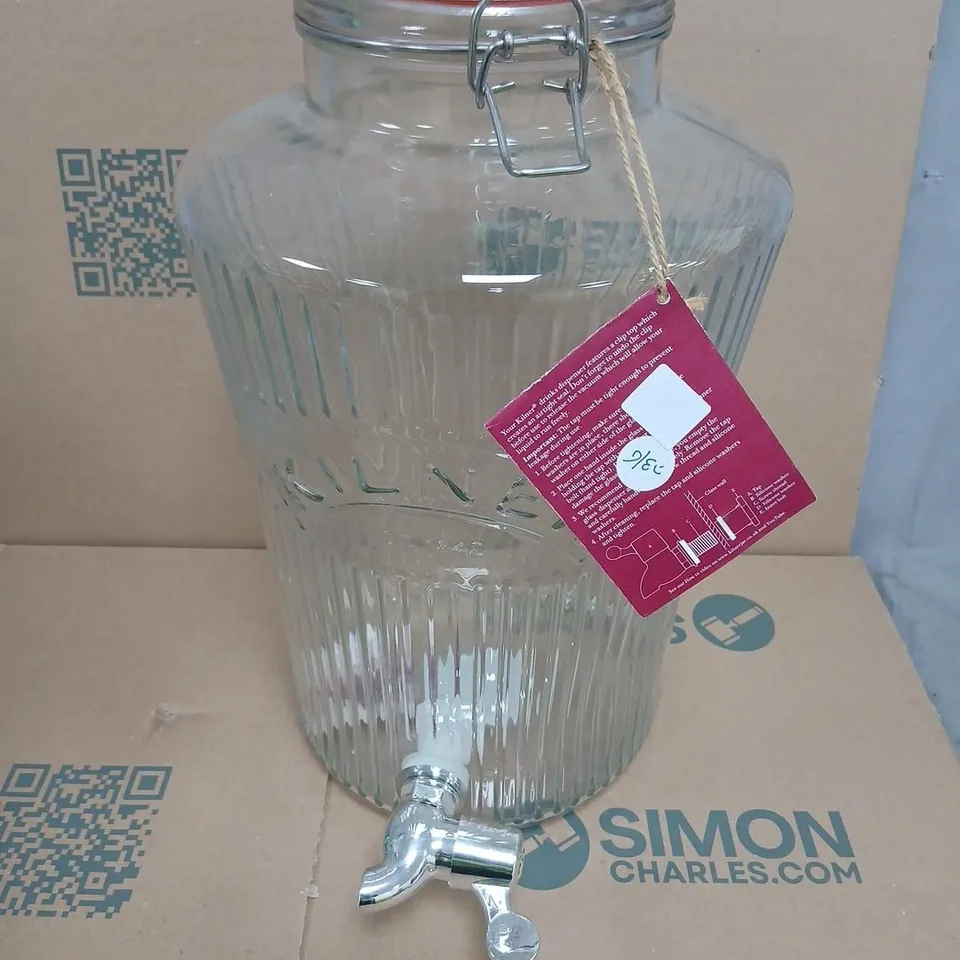 KILNER VINTAGE CLIP-TOP DRINKS DISPENSER, 8 LITRE (2.1 GALLON) – GLASS WITH TAP