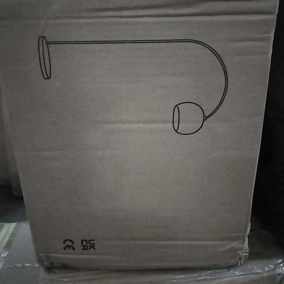 BOXED LIGHTS IN FLOOR LAMP 