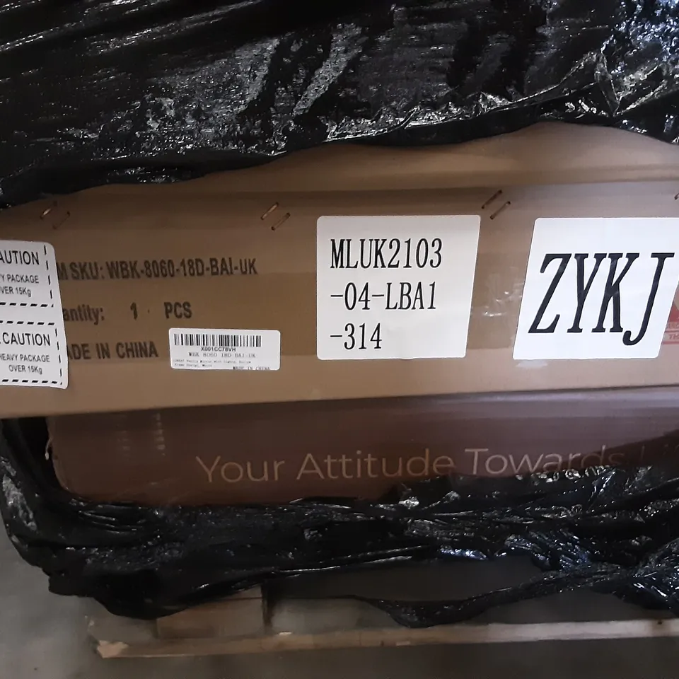 PALLET OF ASSORTED PRODUCTS INCLUDING ICREAT VANITY MIRROR, TELESCOPIC LADDER
