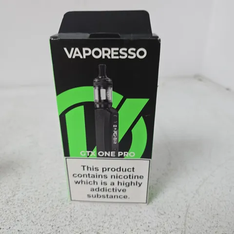 APPROXIMATELY 25 ASSORTED E-CIG PRODUCTS AND ACCESSORIES TO INCLUDE ASPIRE AND VAPORESSO