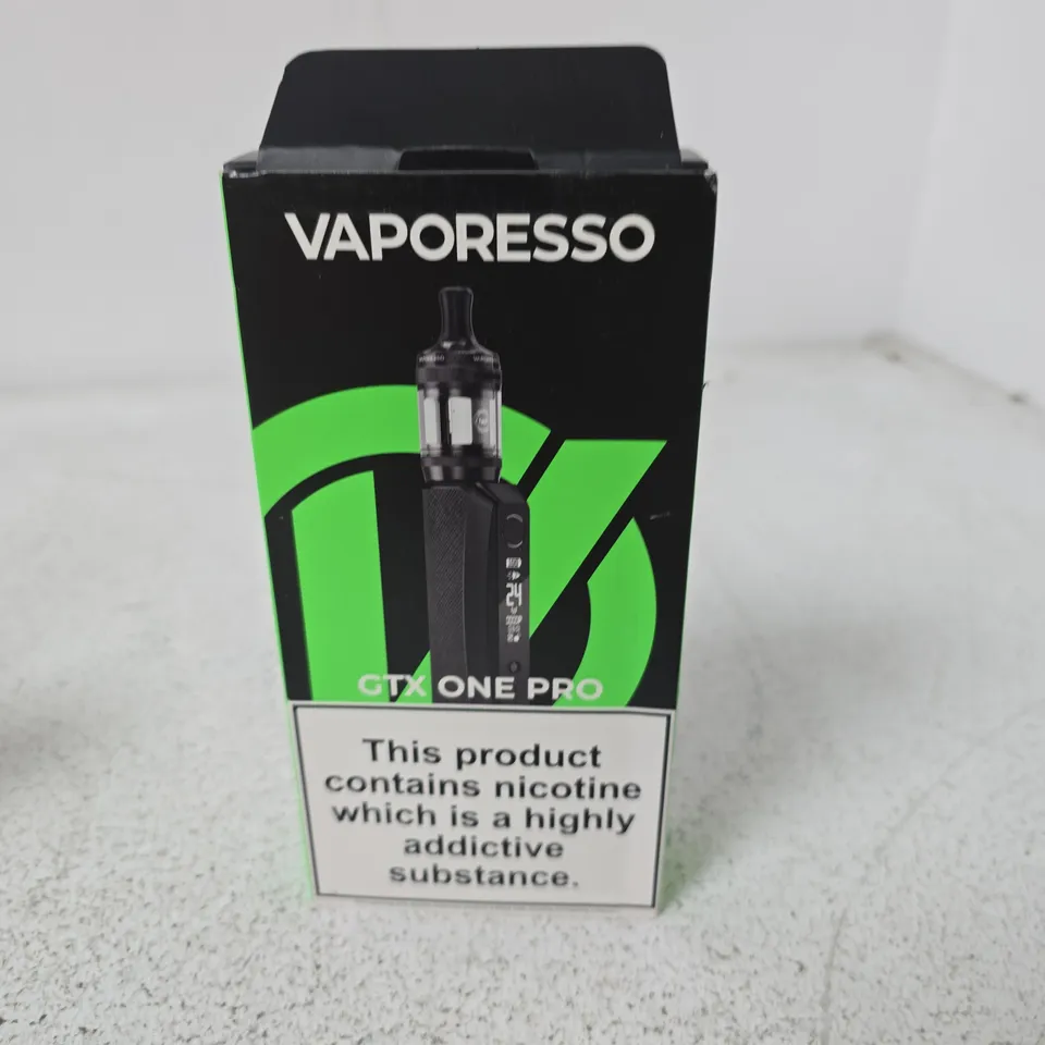 APPROXIMATELY 25 ASSORTED E-CIG PRODUCTS AND ACCESSORIES TO INCLUDE ASPIRE AND VAPORESSO