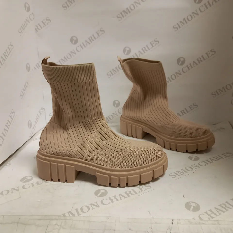 INSPIRE LONDON PINK SIZE 39 HIGH SOCK BOOTS 