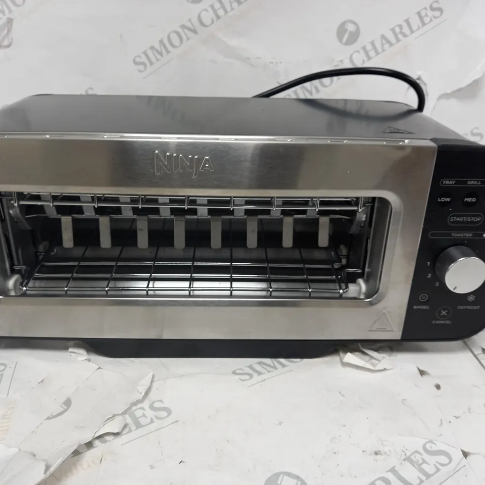 BOXED NINJA 2 IN 1 TOASTER & GRILL ST100UK