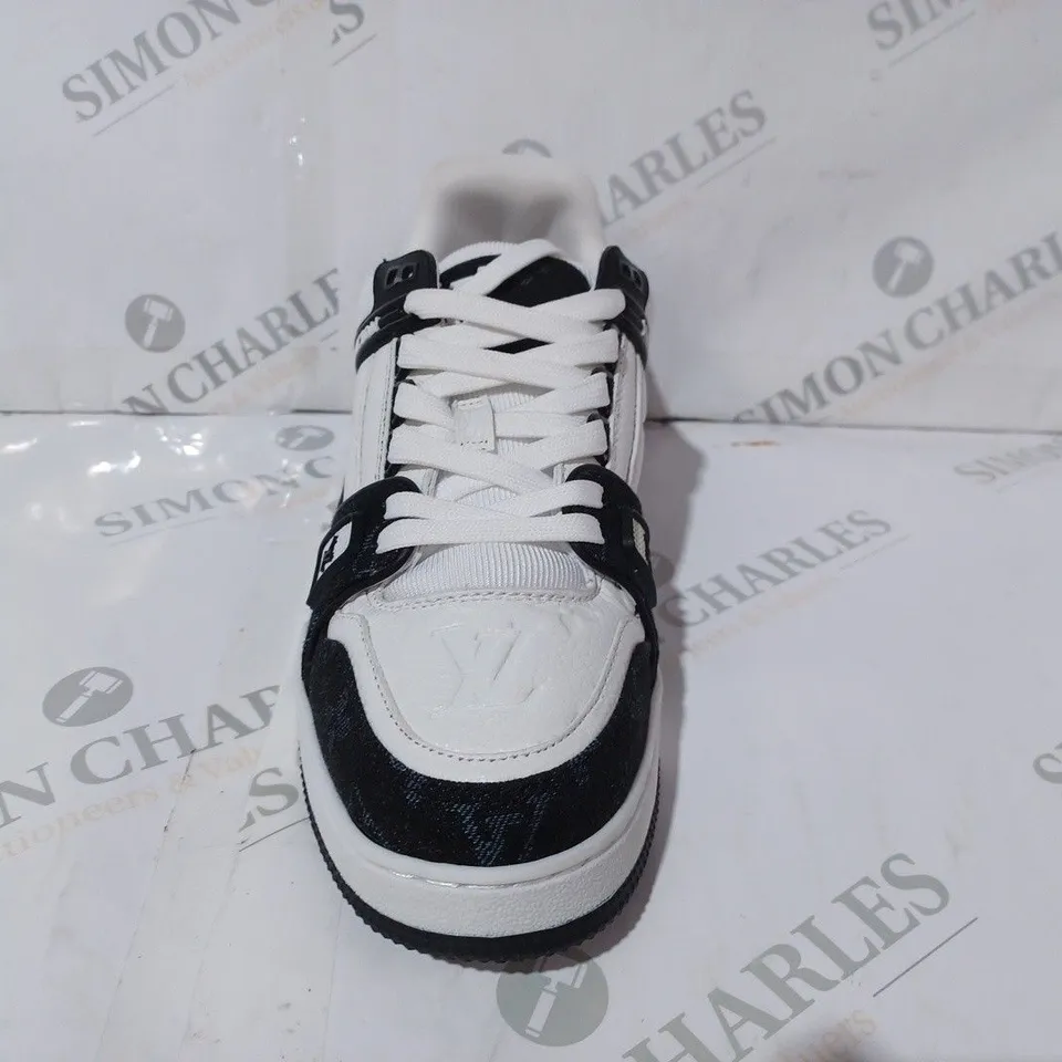 BOXED PAIR OF LOUIS VUITTON TRAINERS IN BLACK/WHITE SIZE 6