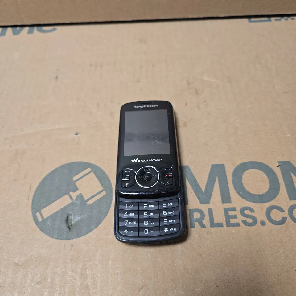  SONY ERICSSON W100I SPIRO WALKMAN MOBILE PHONE
