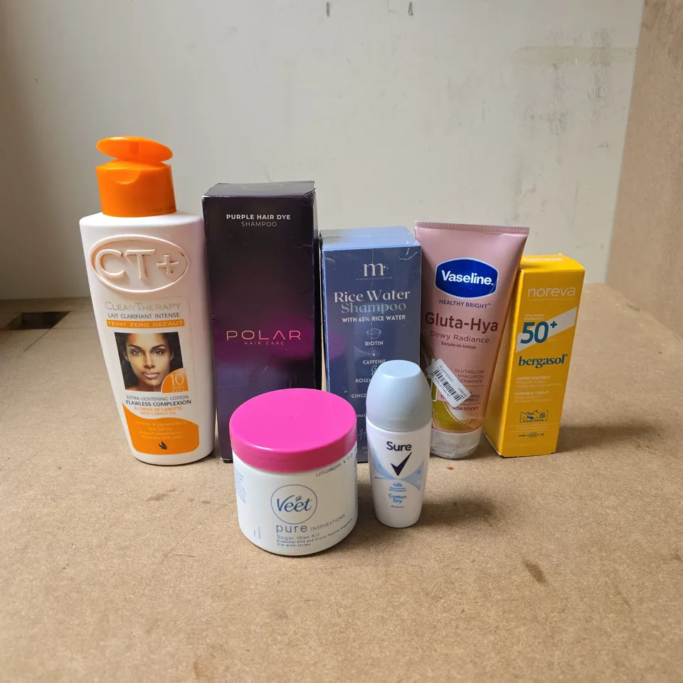 TOTE OF APPROXIMATELY 20 ASSORTED COSMETIC ITEMS TO INCLUDE CT+ EXTRA LIGHTENING LOTION, POLAR PURPLE HAIR DYE SHAMPOO, RICE WATER SHAMPOO, VEET, SURE, VASELINE GLUTA HYA ETC