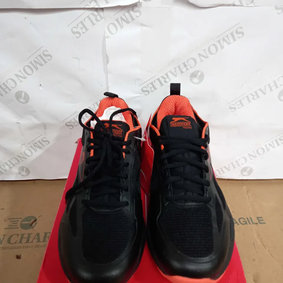 BOXED PAIR OF SLAZENGER TRAINERS SIZE 7
