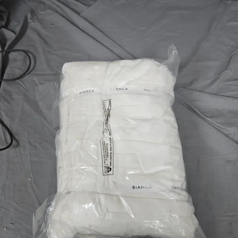 BIANCA CARVED FAUX FUR THROW 150X200 CREAM