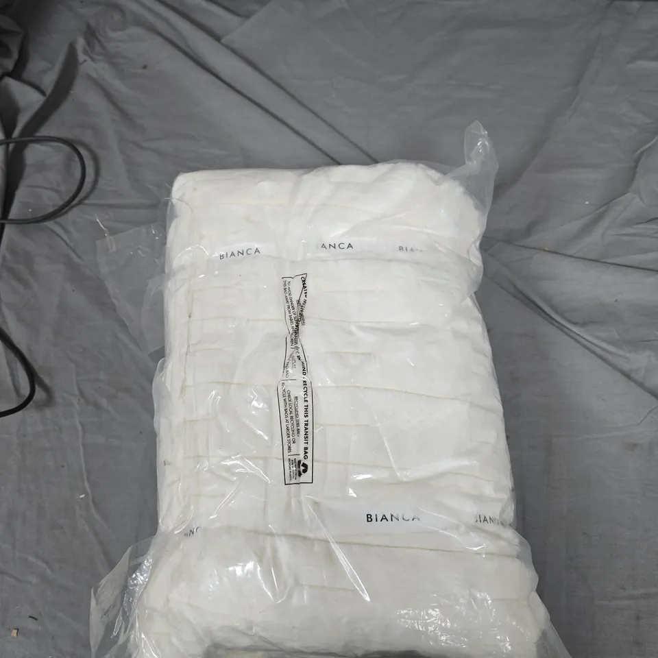 BIANCA CARVED FAUX FUR THROW 150X200 CREAM