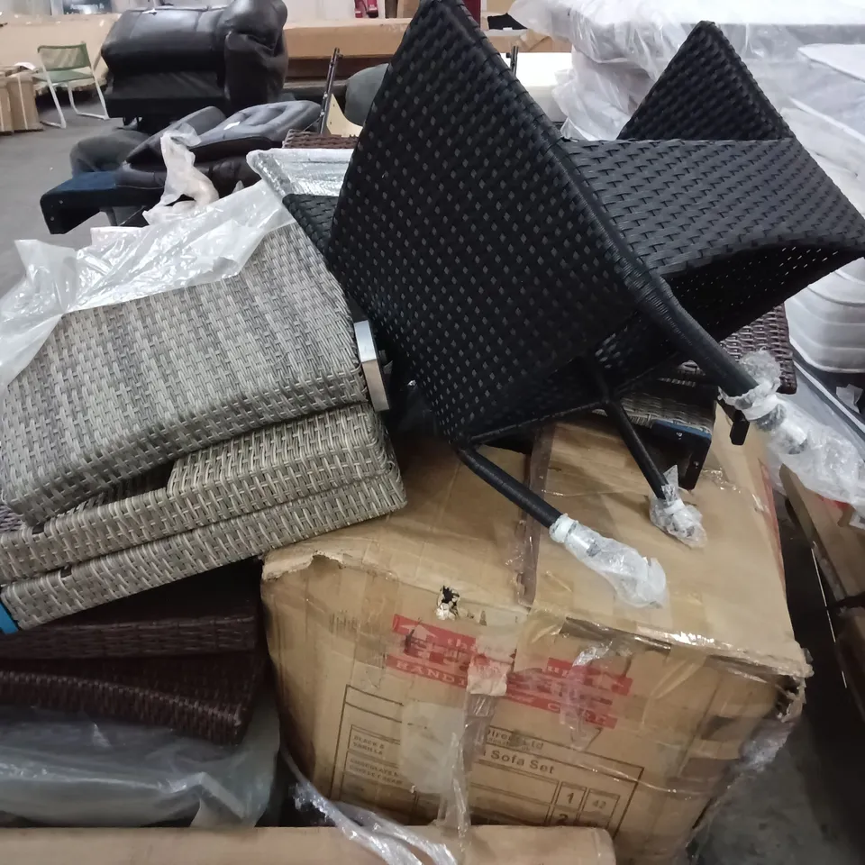 PALLET OF ASSORTED RATTAN EFFECT GARDEN FURNITURE PARTS 