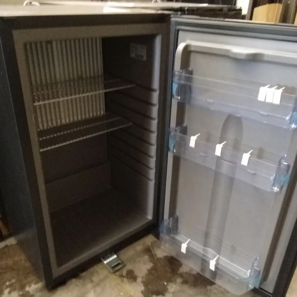 TEFCOLD MINI BAR FRIDGE