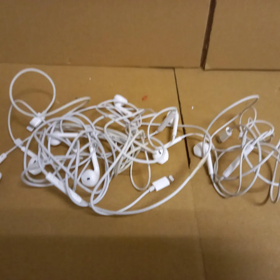 LOT OF 5 APPLE EARPODS