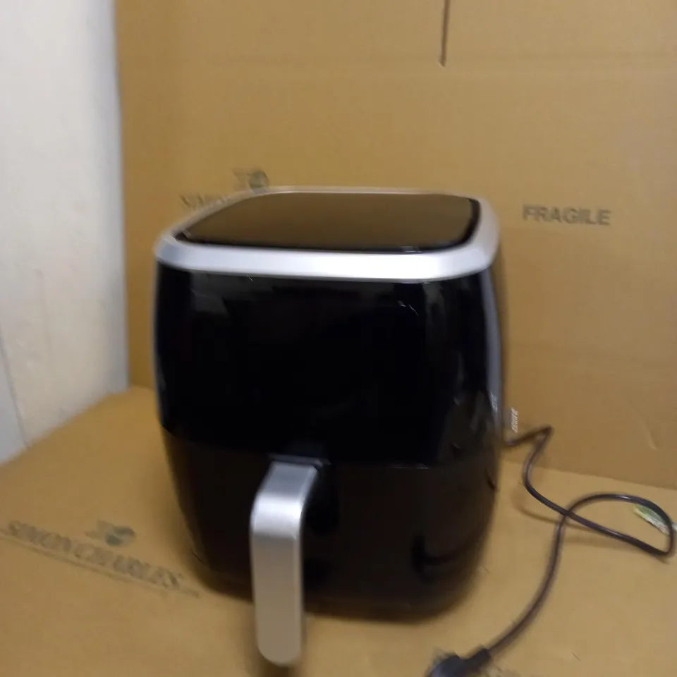AMAZON BASICS 6-LITRE AIR FRYER