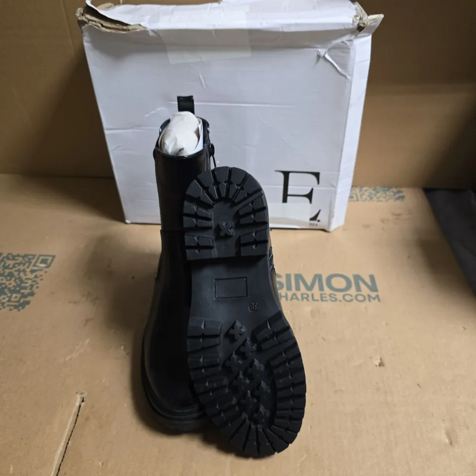 SHOES BY EMMA BLACK LEATHER ANKLE BOOT WITH CHUNKY LUG SOLE - UK SIZE 5