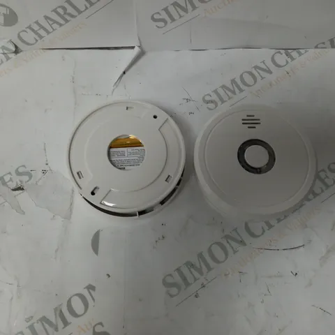 BOX OF 2 SAFENEST SMOKE DETECTOR - LZ-1906