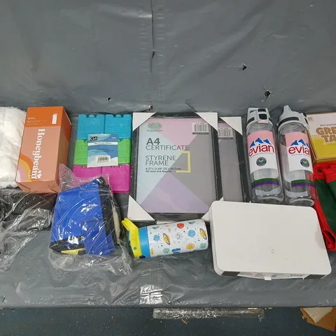 BOX OF APPROXIMATELY 12 ASSORTED ITEMS TO INCLUDE - GREEN TABS, EVIAN BOTTLES, AND A4 FRAMES ETC. 
