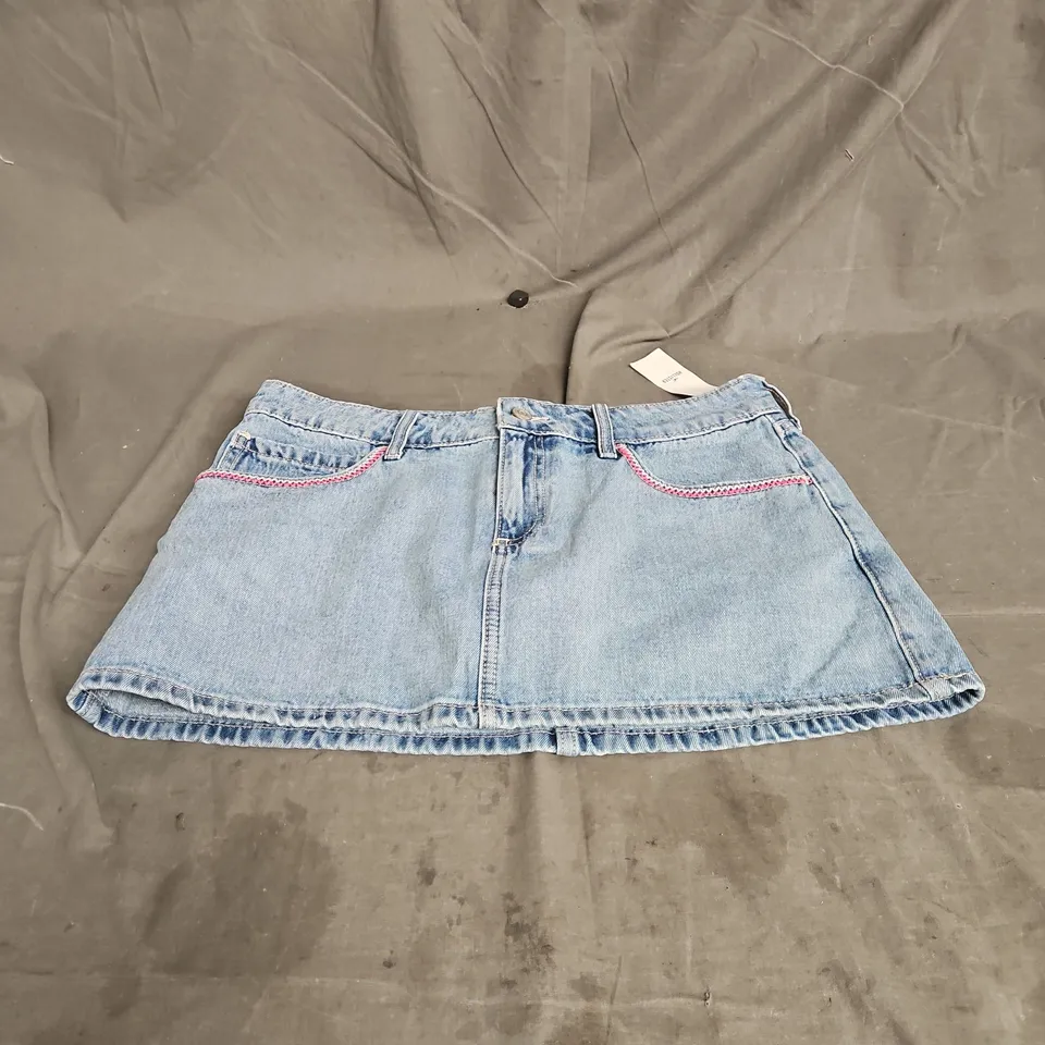 HOLLISTER MINI SKORT IN BLUE DENIM SIZE 8