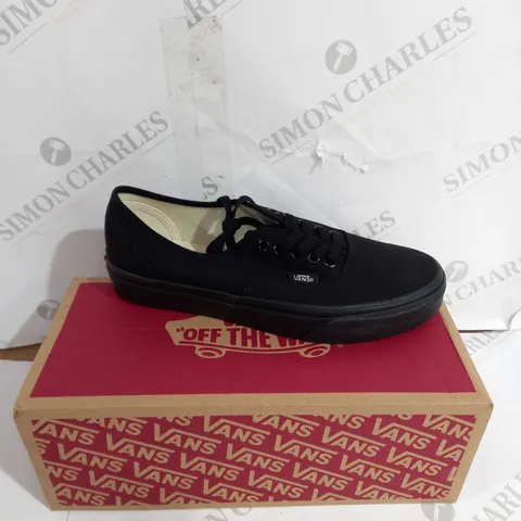 BOXED PAIR OF VANS BLACK/BACK AUTHENTIC UK 6.5