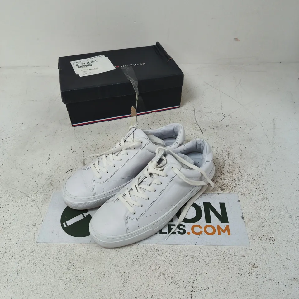 TOMMY HILFIGER WHITE LEATHER SNEAKERS TH197, UK 9 (EU 43)