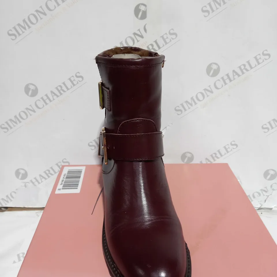 BOXED PAIR OF MODA IN PELLE CORNELIA BROWN LEATHER BOOTS SIZE 5