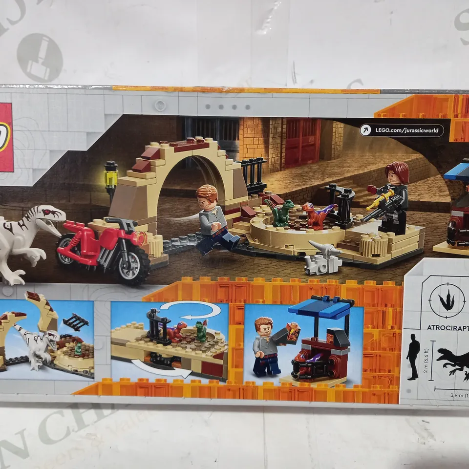 LEGO JURASSIC WORLD 76945 ATROCIRAPTOR DINOSAUR BIKE CHASE