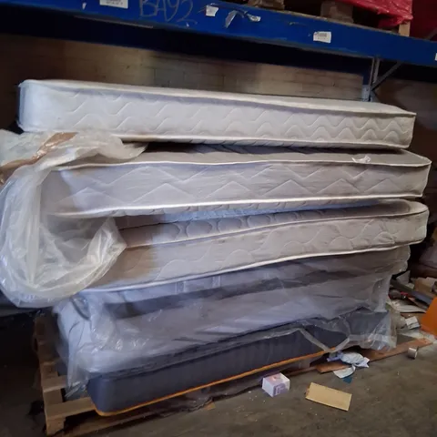 PALLET OF APPROXIMATELY SEVEN ASSORTED MATTRESSES 
