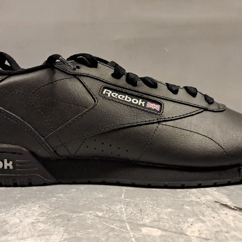 BOXED PAIR OF REEBOK EXOFIT SHOES IN BLACK UK SIZE 10