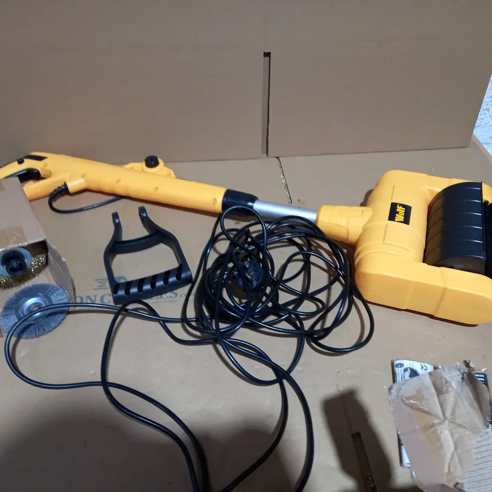 WOLF 2 IN 1 MULTI FUNCTION GARDEN AND YARD BRUSH - COLLECTION ONLY