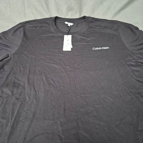CALVIN KLEIN SLOGAN TEE - SIZE 2XL