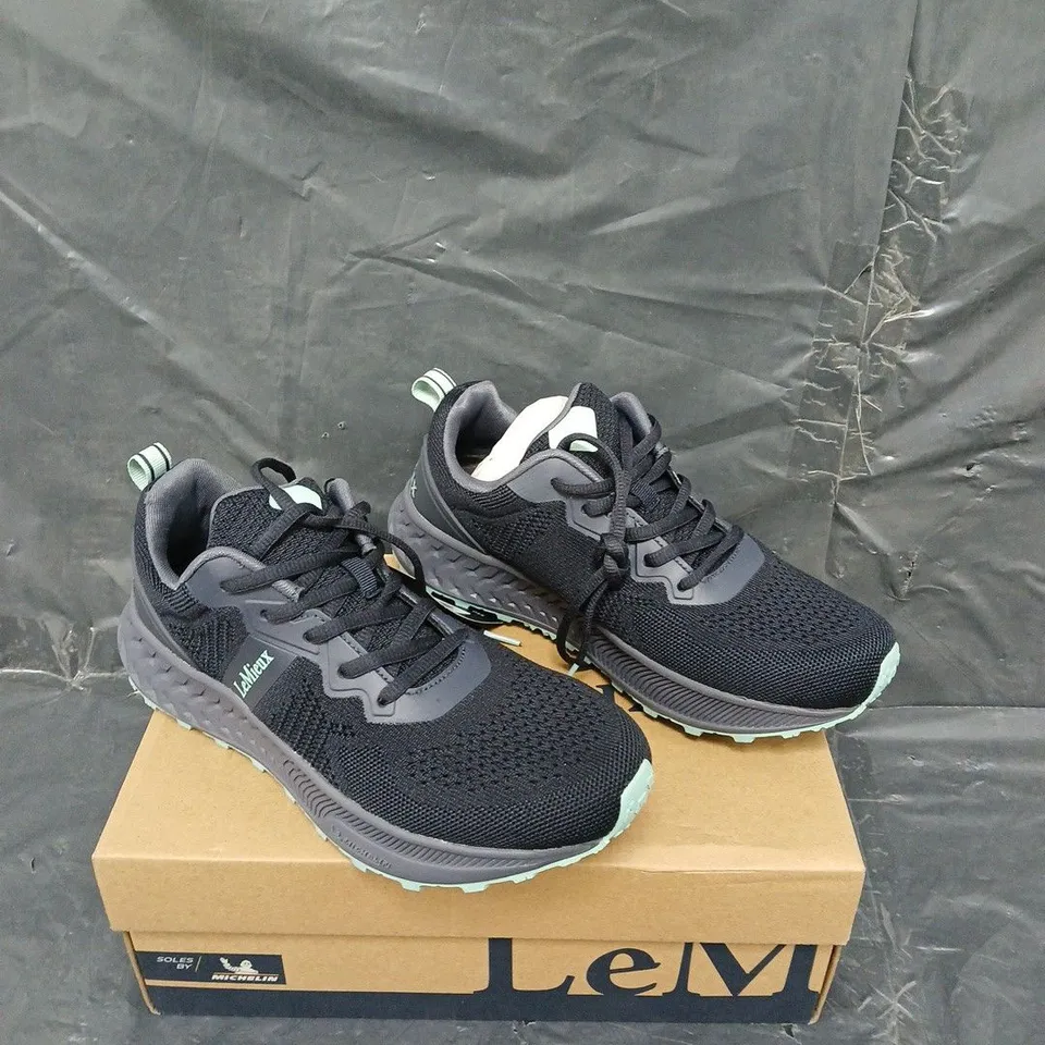 BOXED PAIR OF LEMIEUX TRAX LITE TRAINER DUSK UK 7